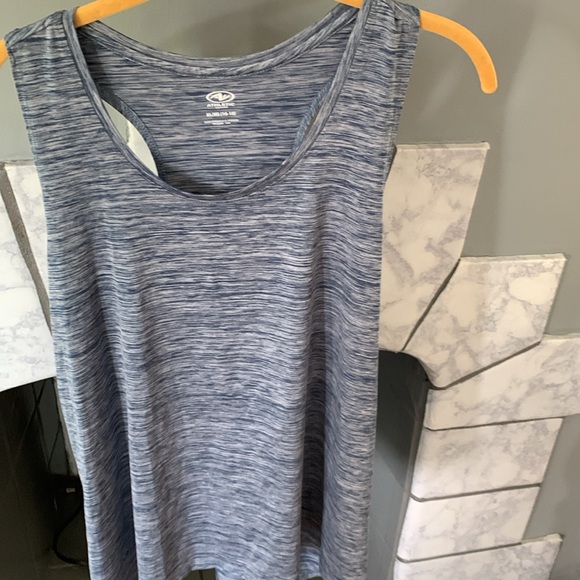 Women’s bundle athletic tops size XL - Picture 6 of 8